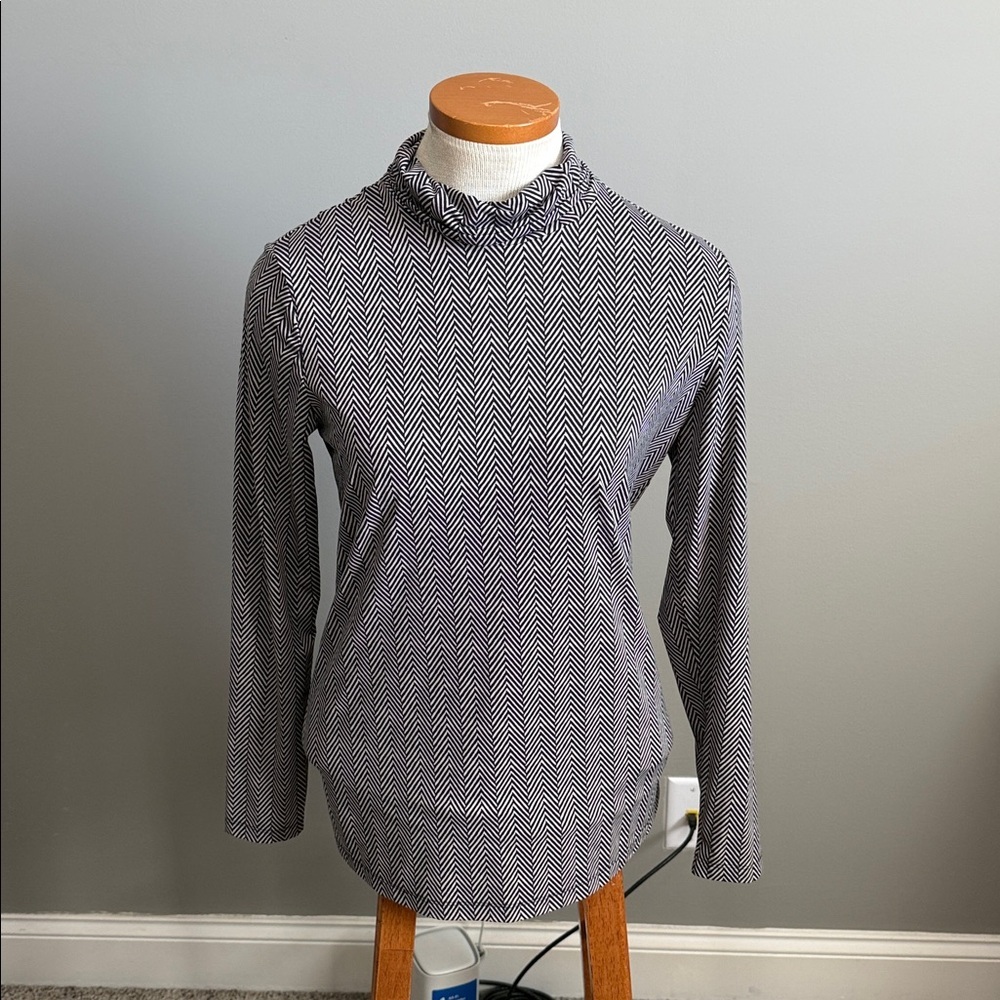 J. McLaughlin - Nora Blouse - Long Sleeve Turtle Neck - Size Small - Chevron